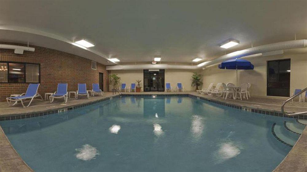 Holiday Inn Express Hotel & Suites Kent State University Exterior photo