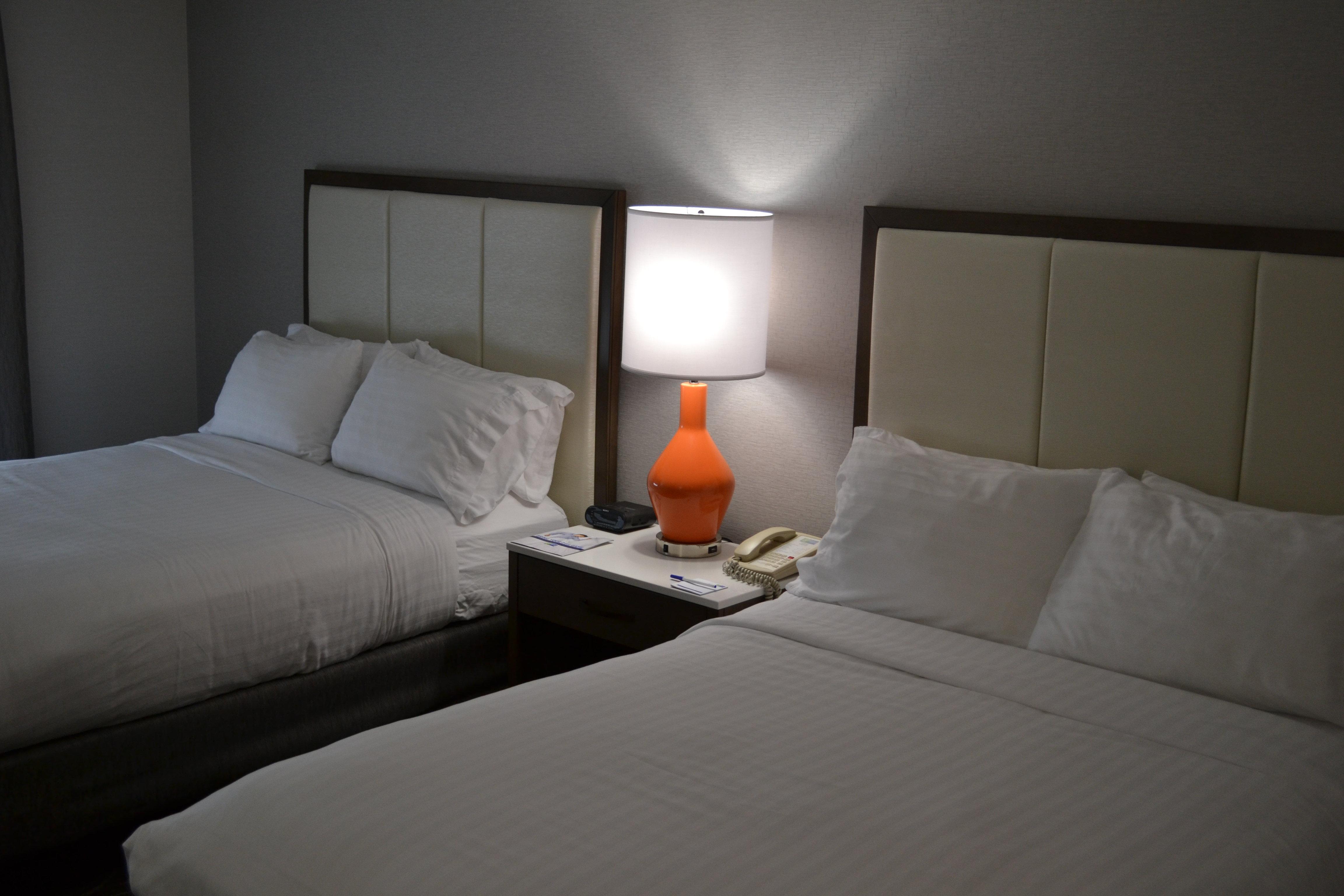 Holiday Inn Express Hotel & Suites Kent State University Exterior photo